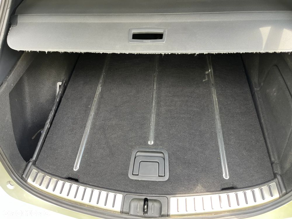 Toyota Corolla 2.0 Hybrid Executive - 20