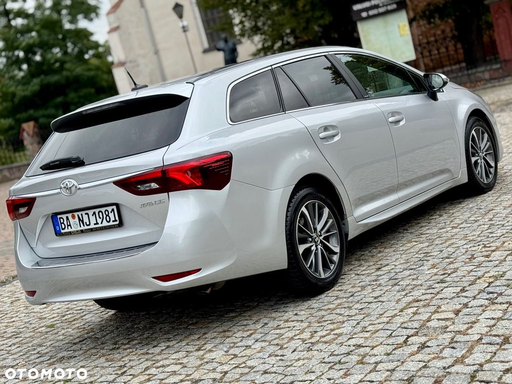 Toyota Avensis - 35