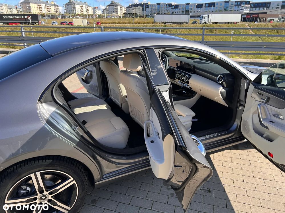 Mercedes-Benz CLA 220 d Progressive 8G-DCT - 2