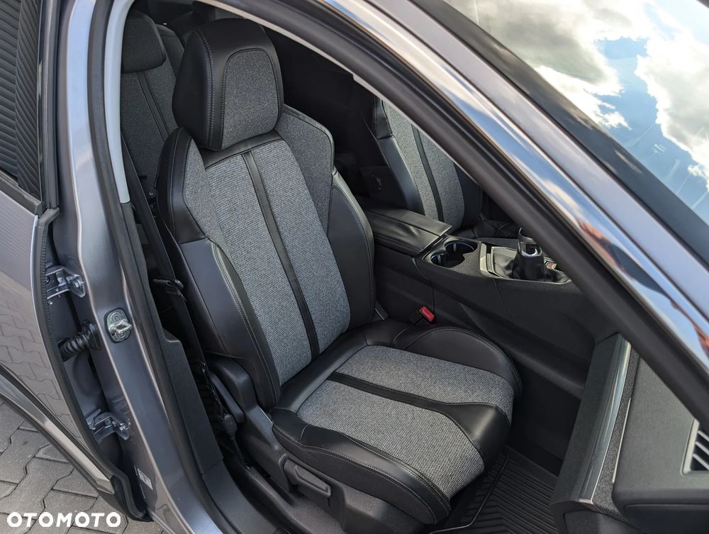 Peugeot 5008 2.0 BlueHDI Allure S&S - 34