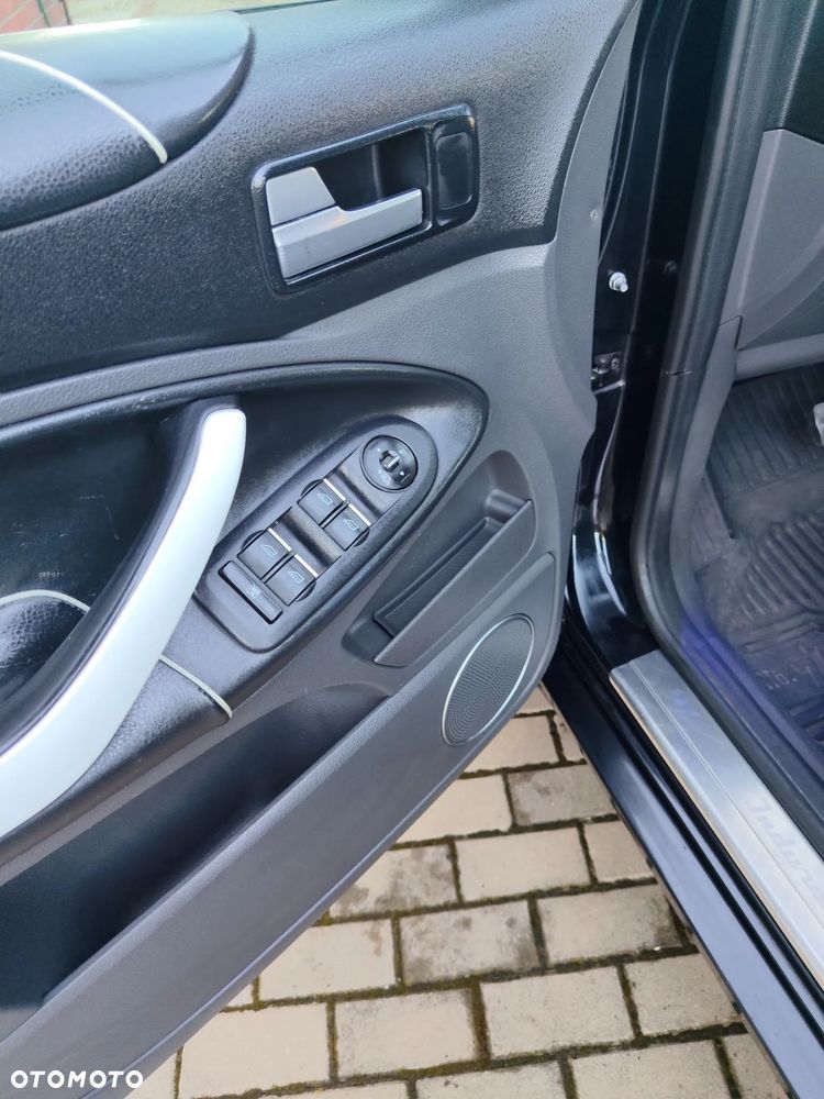 Ford Kuga 2.0 TDCi 4x4 Individual - 13