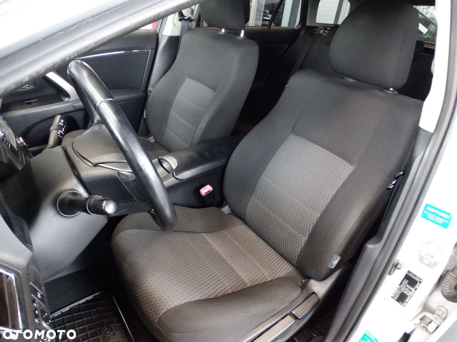 Toyota Avensis - 21