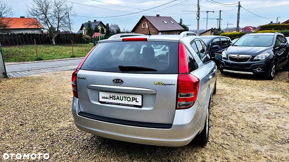 Kia Ceed 1.4 CVVT Dream-Team Edition - 17