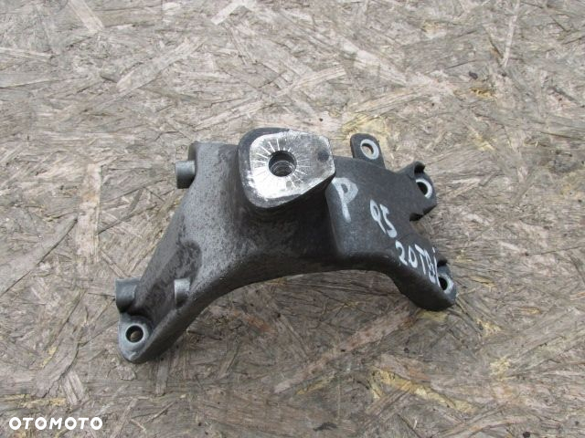 Audi Q5 I 8R 2.0 tdi 8K0199308A Łapa wspornik silnika prawa - 2