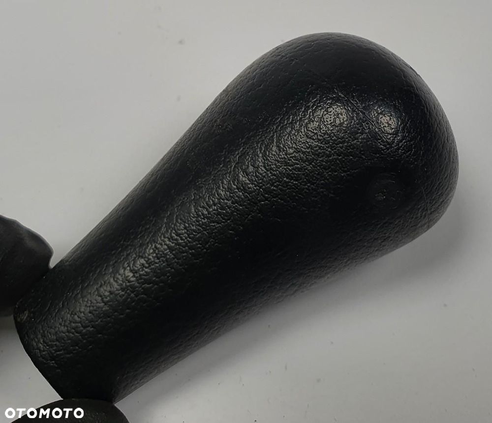 GAŁKA ZMIANY BIEGÓW NISSAN NV200 - 2