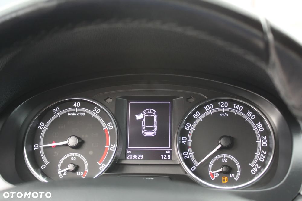 Skoda RAPID 1.0 TSI Style - 19