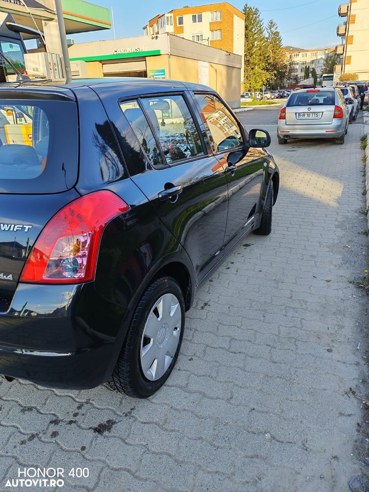 Suzuki Swift 1.3 GLX - 4