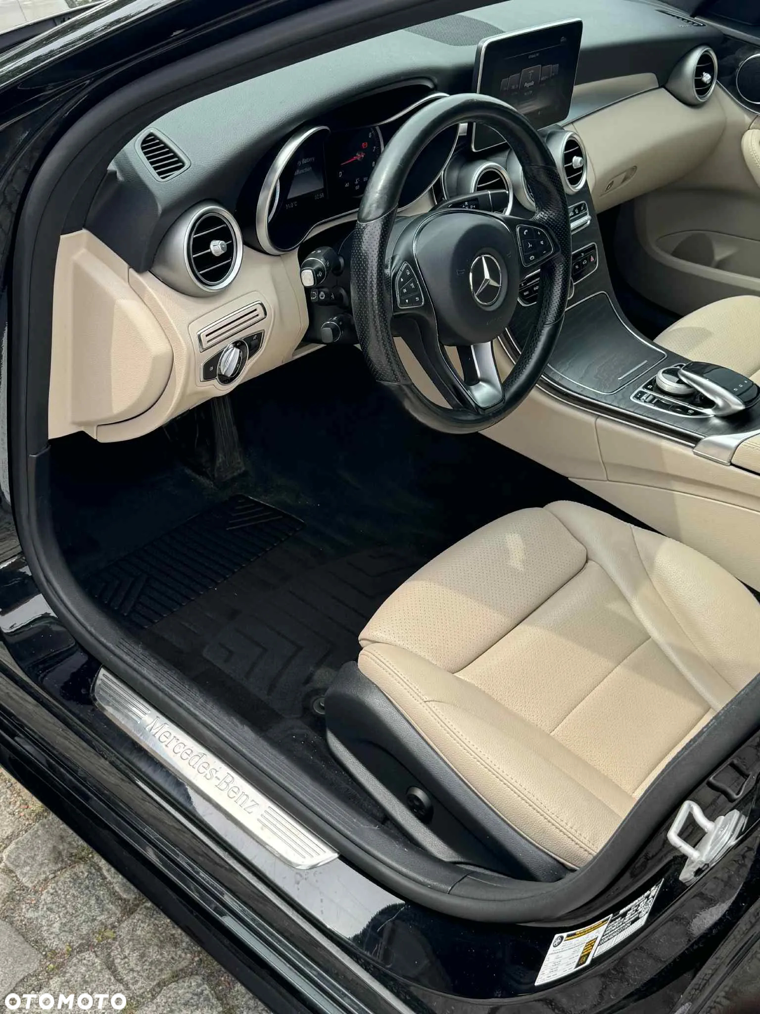 Mercedes-Benz Klasa C 300 4Matic 9G-TRONIC AMG Line - 9