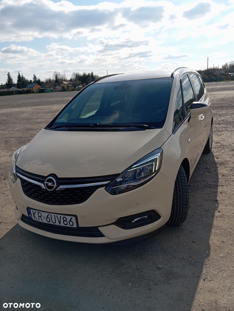 Opel Zafira 2.0 CDTI Cosmo - 1