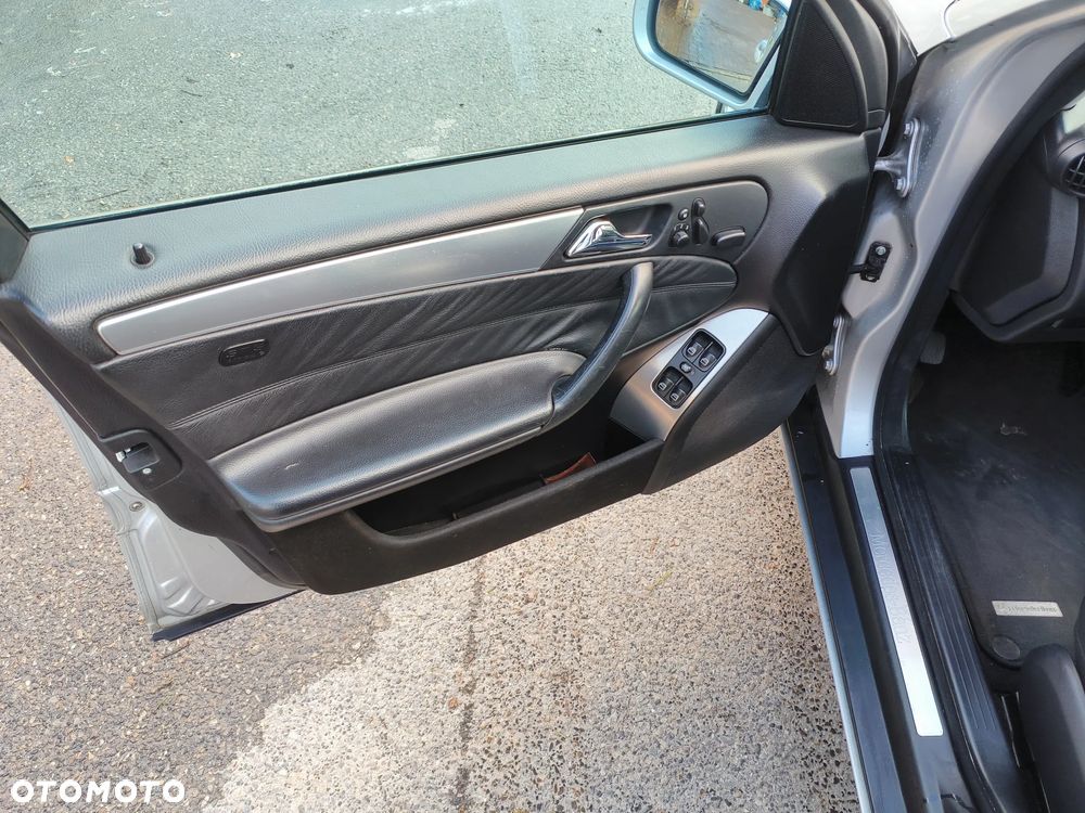 Mercedes-Benz Klasa C 320 4Matic Avantgarde Sport Edition - 10