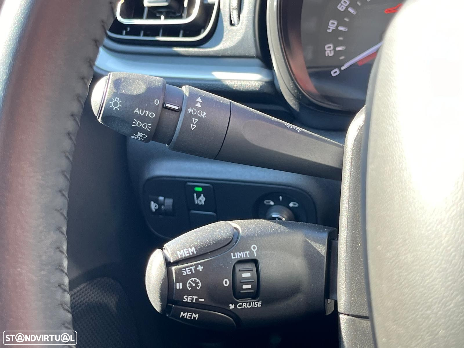 Citroën C3 1.2 PureTech Shine Pack EAT6 - 21