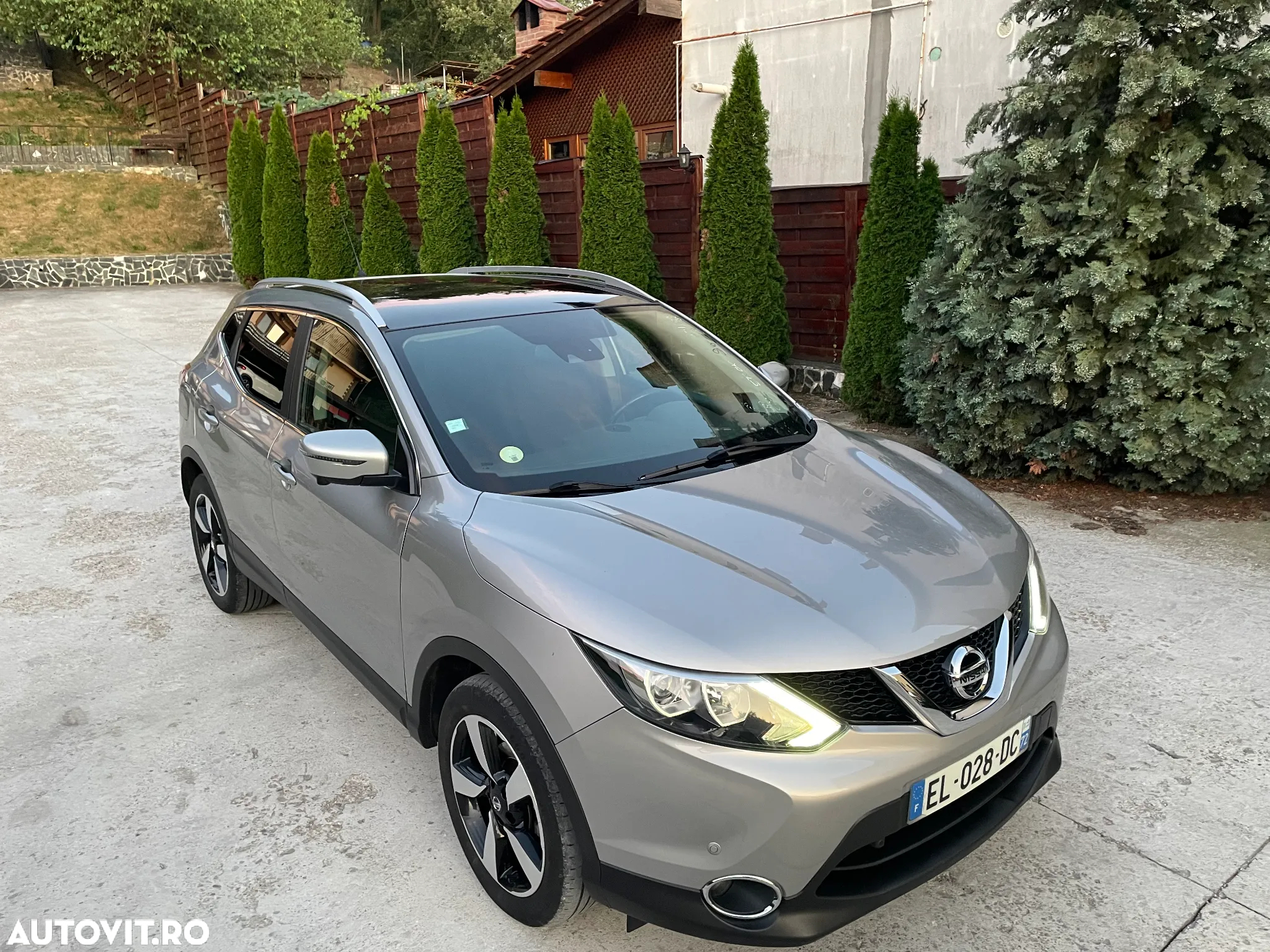 Nissan Qashqai 1.6 DCI Start/Stop X-TRONIC Tekna - 4