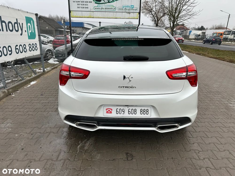 Citroën DS5 e-HDi 115 EGS6 SoChic - 8
