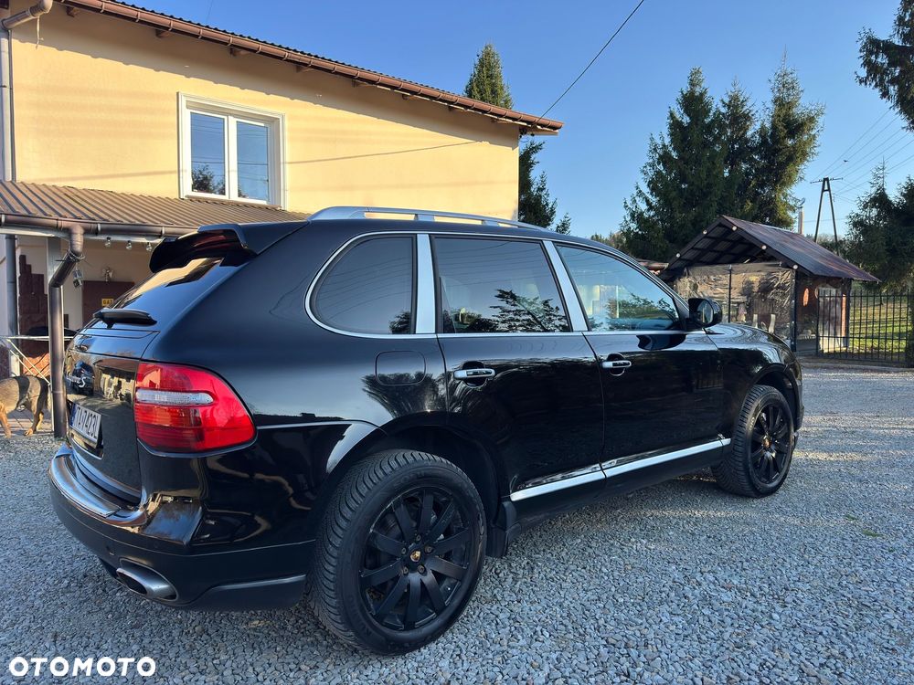 Porsche Cayenne - 4