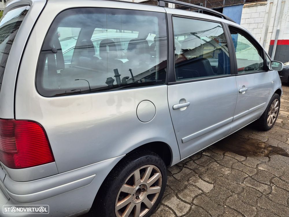 VW Sharan 1.9 TDi 4Motion Comfortline - 3