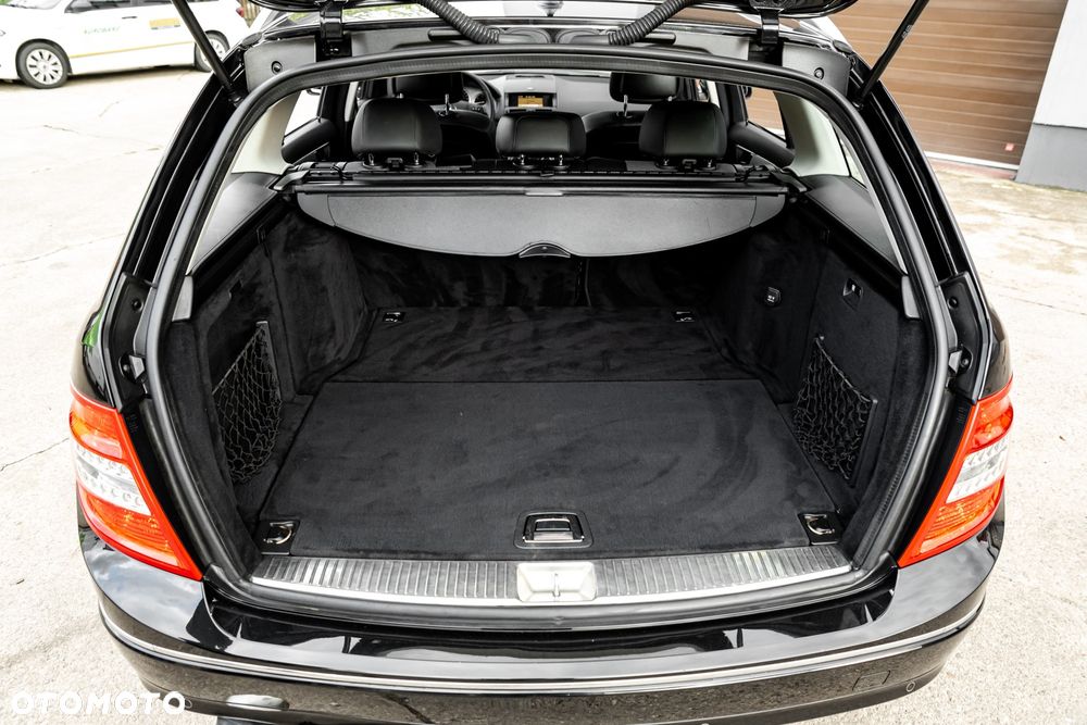 Mercedes-Benz Klasa C 220 CDI DPF Avantgarde - 21
