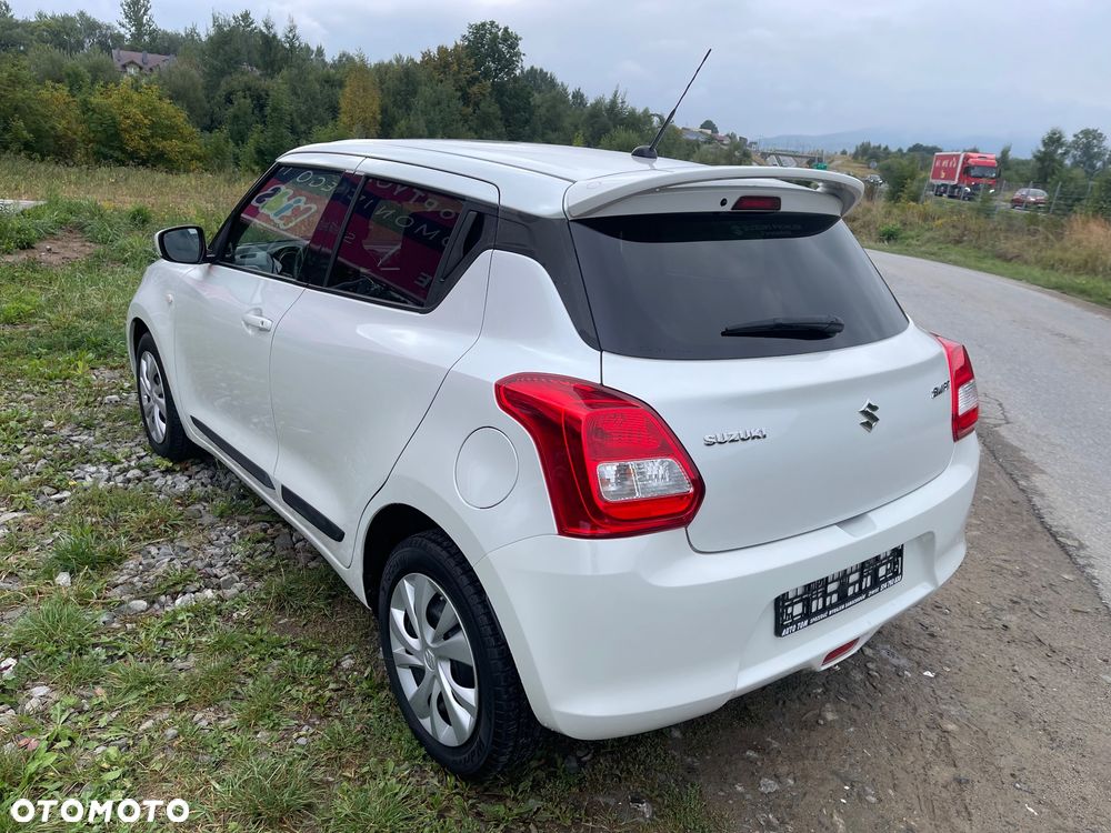 Suzuki Swift 1.2 Premium Plus - 4
