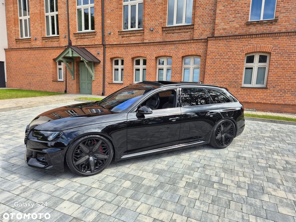 Audi RS4 Avant - 22