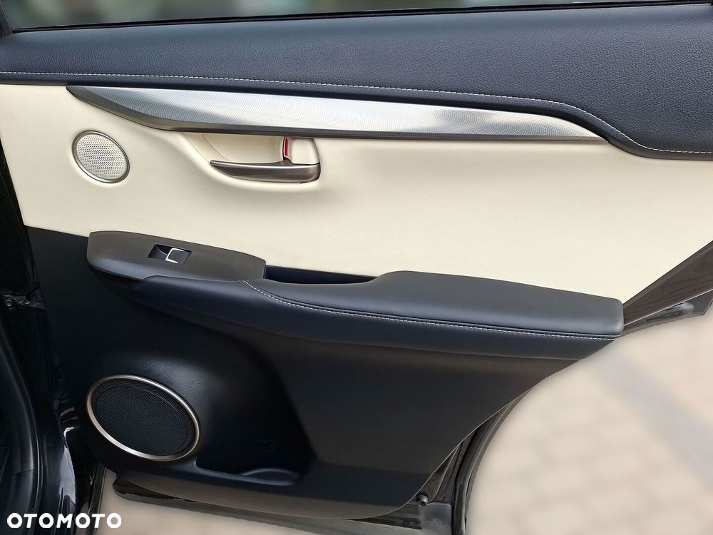 Lexus NX 300 F Impression AWD - 24