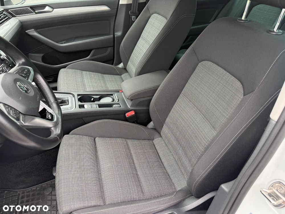 Volkswagen Passat 2.0 TDI Business DSG - 15