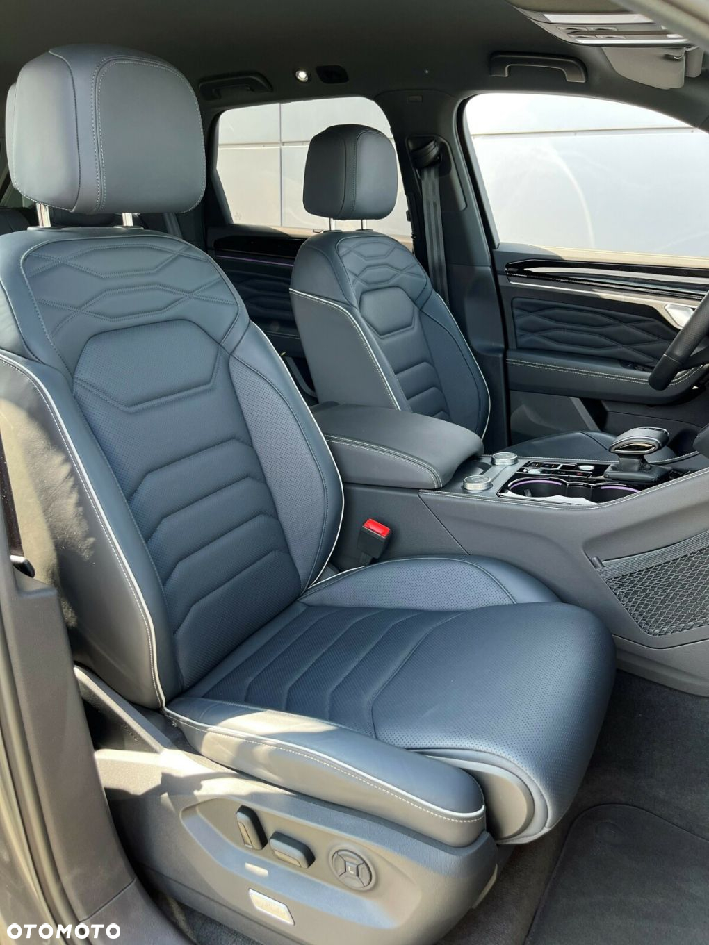 Volkswagen Touareg 3.0 V6 TDI 4Motion R-Line - 12