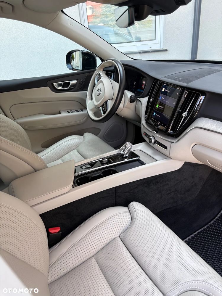 Volvo XC 60 B4 B Plus Dark - 6