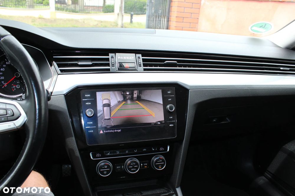 Volkswagen Passat Variant 2.0 TDI SCR DSG Business - 29
