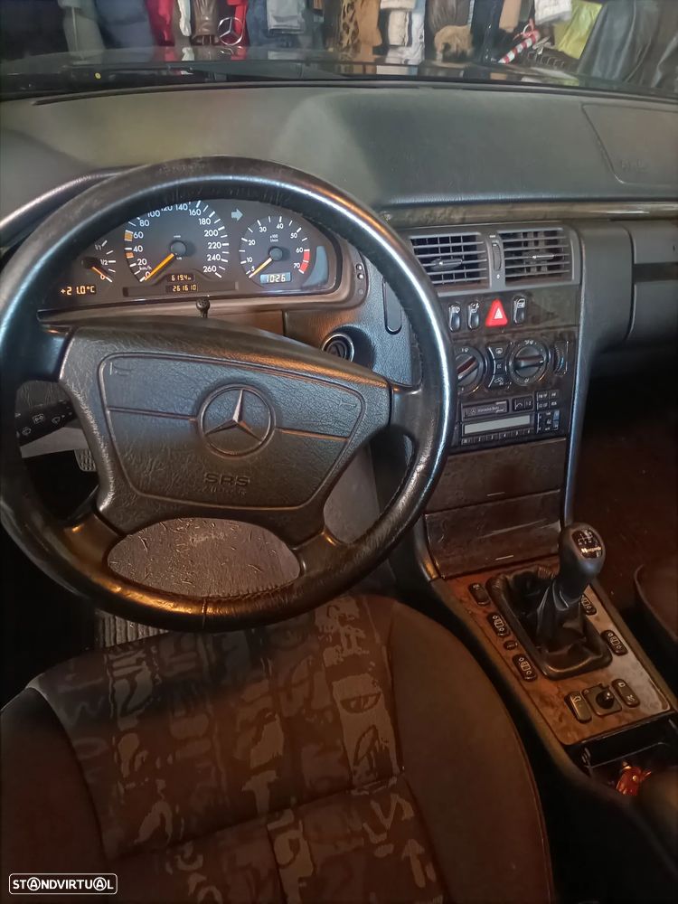 Mercedes-Benz E 200 Kompressor Classic - 6