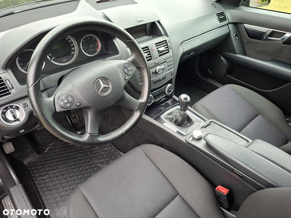 Mercedes-Benz Klasa C 220 CDI DPF BlueEFFICIENCY - 30