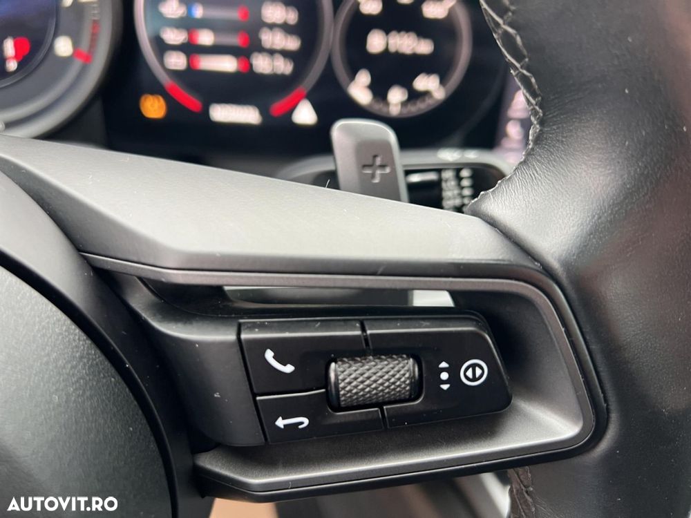 Porsche 911 Carrera PDK - 24