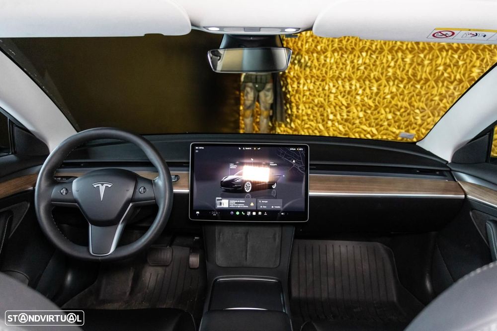 Tesla Model 3 - 24