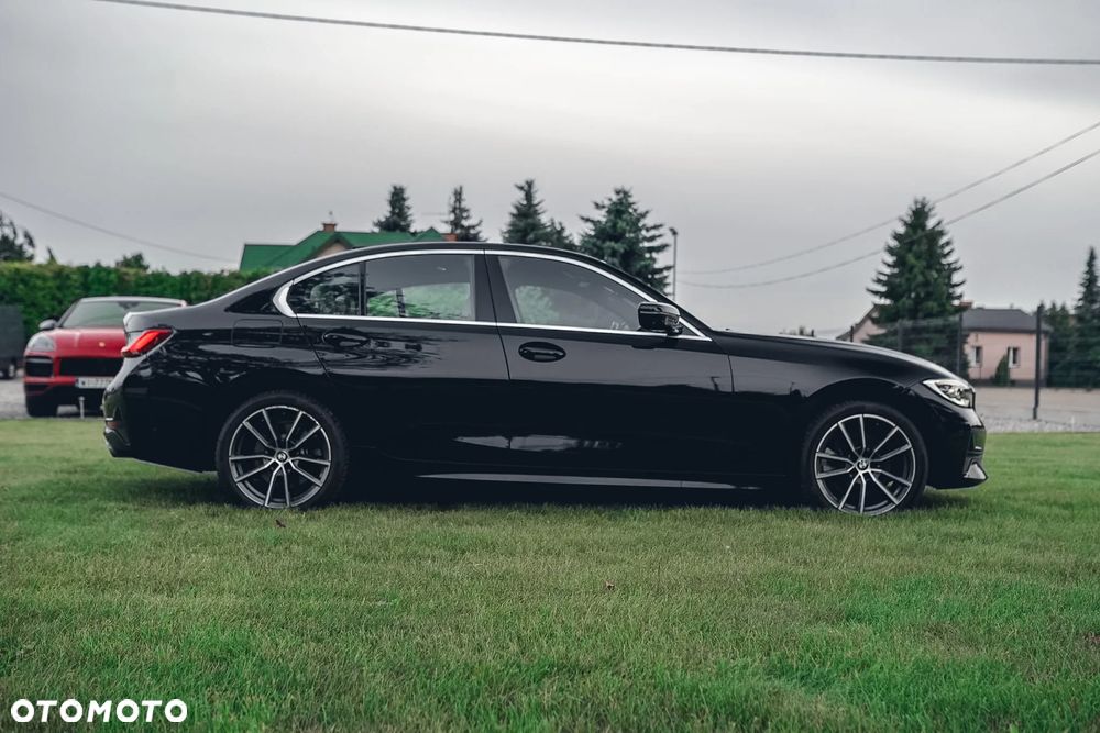 BMW Seria 3 330i xDrive Sport Line - 12