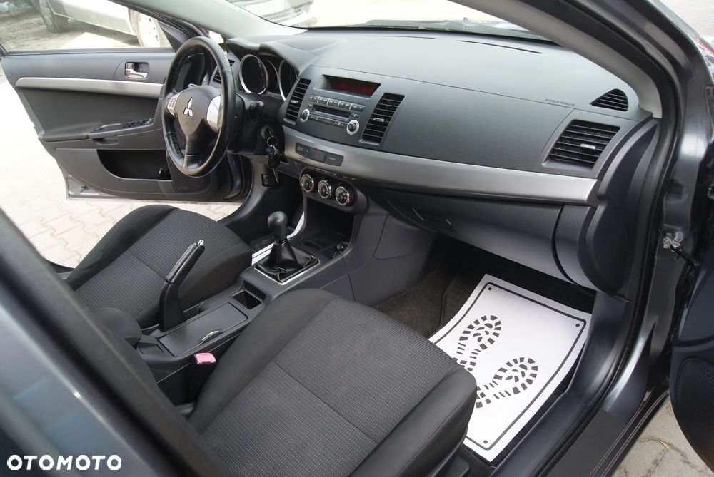 Mitsubishi Lancer 1.6 Inform - 18