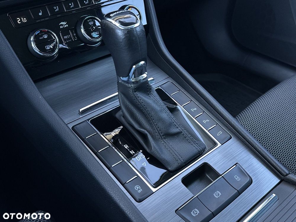 Skoda Superb 1.5 TSI Style DSG - 22