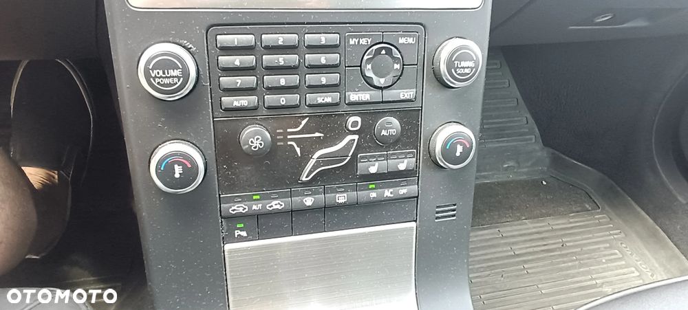Volvo V70 2.0 Momentum - 20