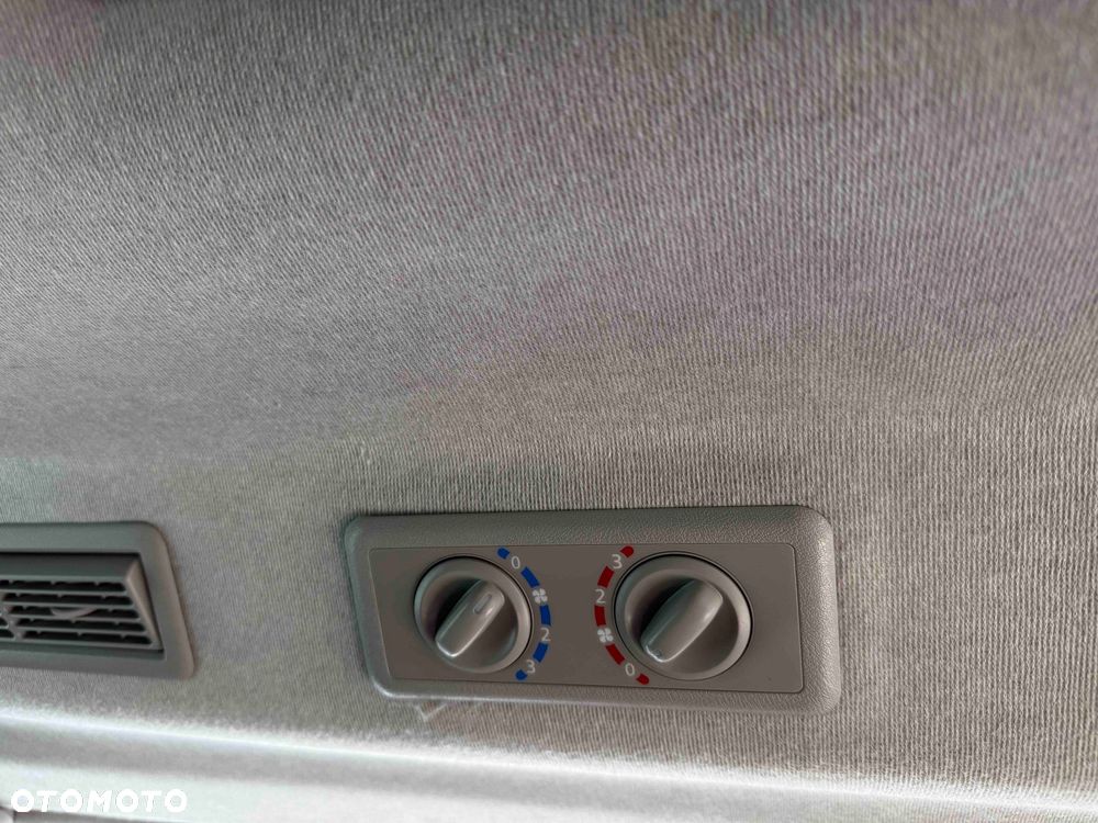Renault Trafic - 15