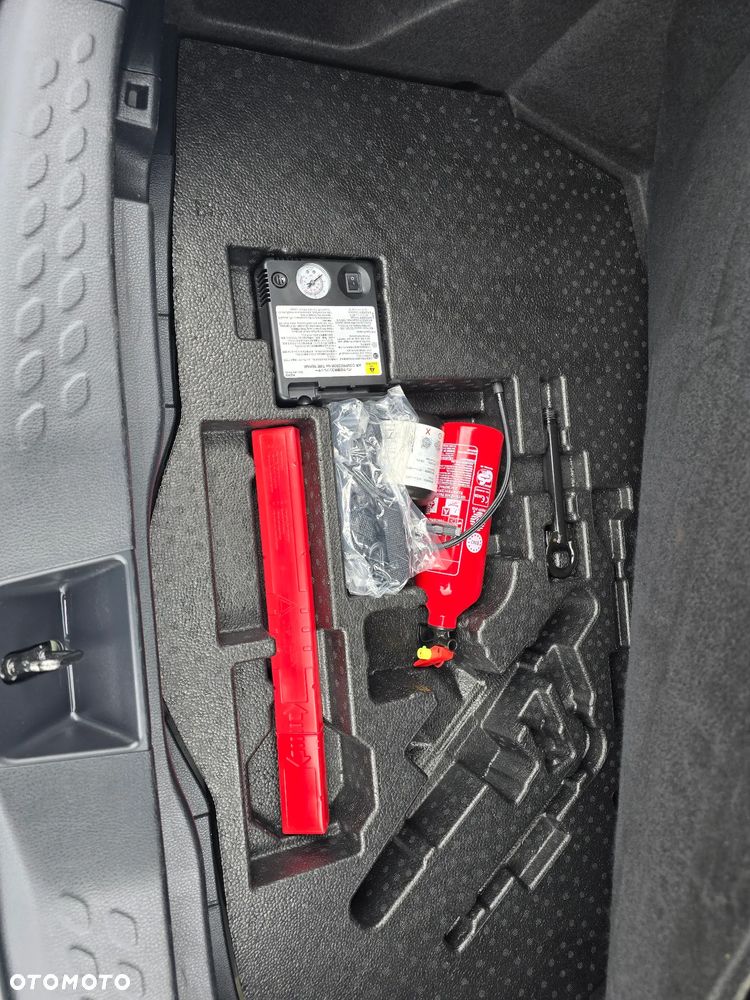 Toyota C-HR 1.8 Hybrid GPF GR Sport - 37