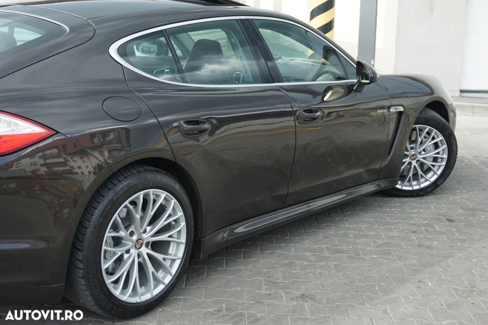Porsche Panamera - 8