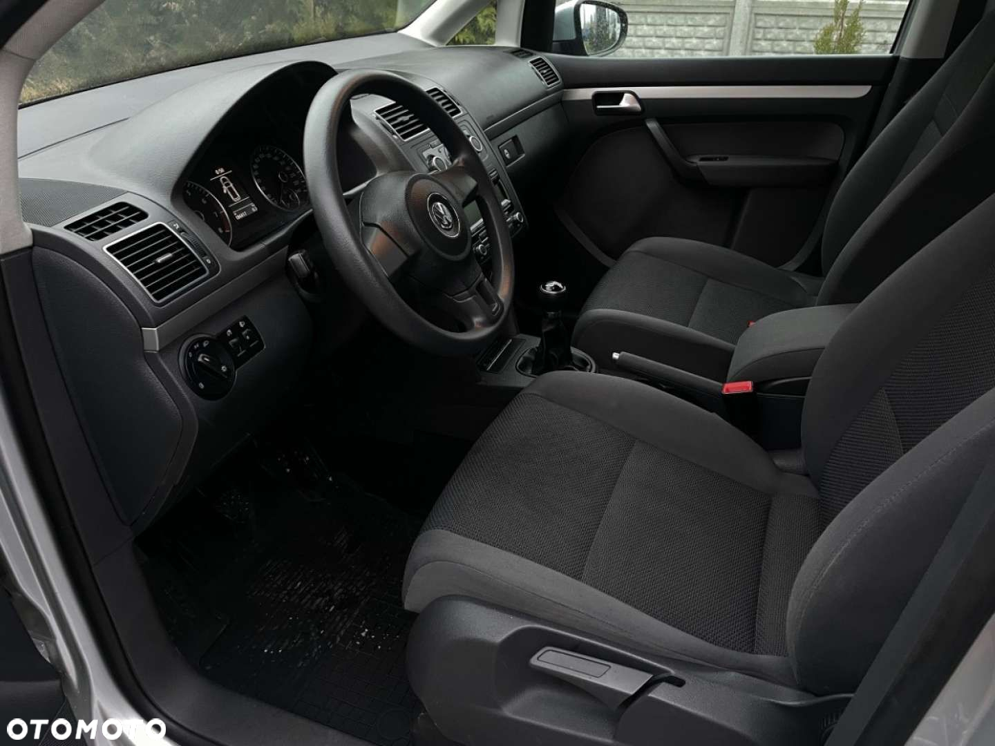 Volkswagen Touran - 13