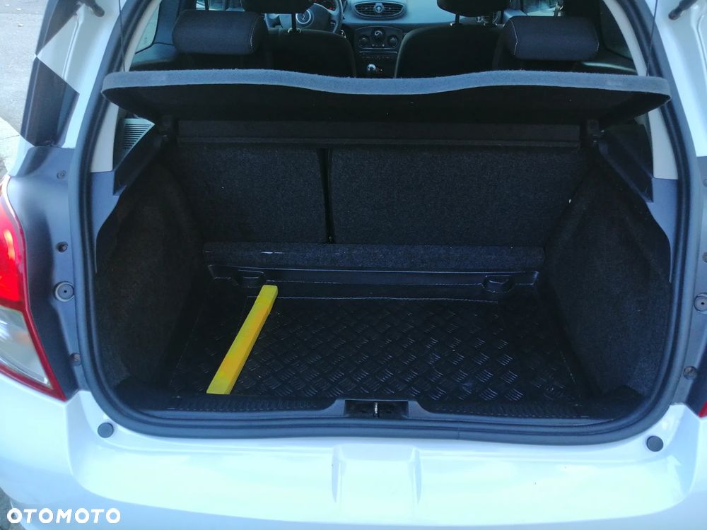Renault Clio - 19