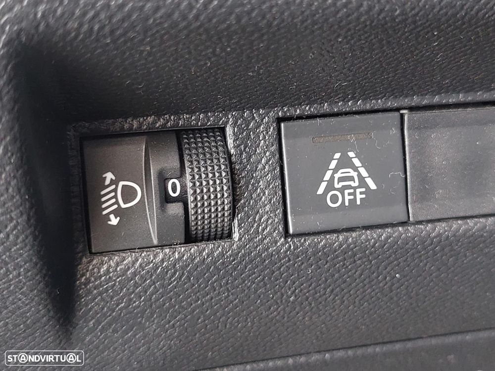 Peugeot 2008 1.5 BlueHDi Active Pack - 29