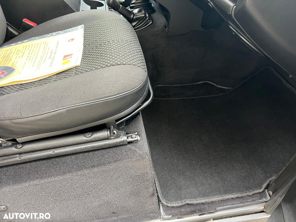 Land Rover Defender 110 2.4I SE - 4