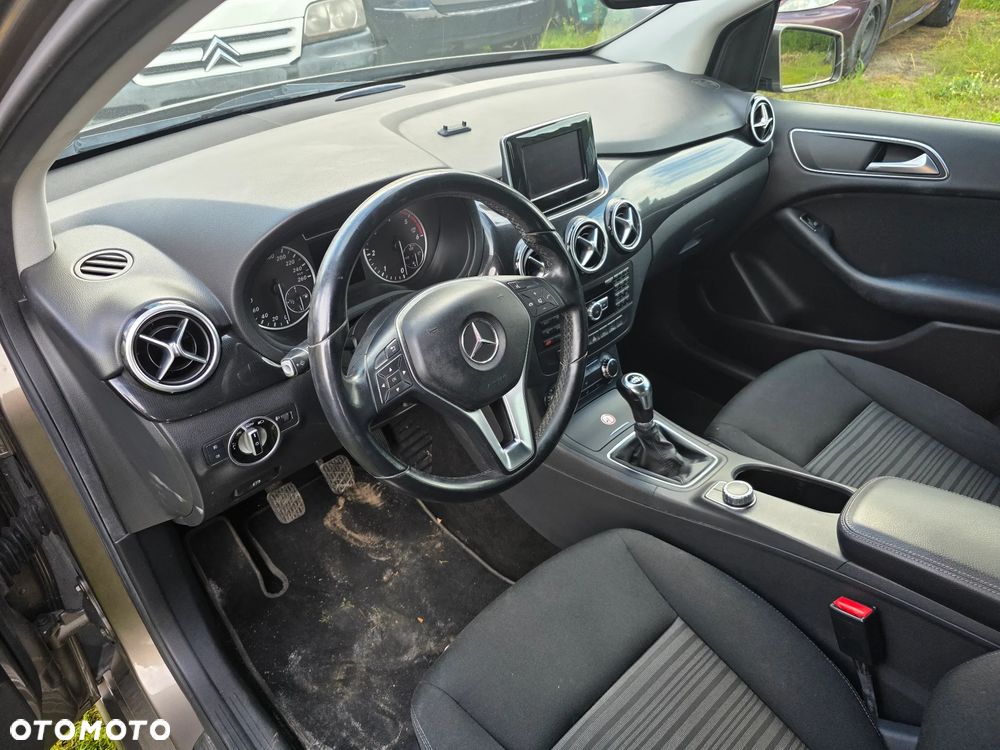 Mercedes-Benz Klasa B 180 CDI (BlueEFFICIENCY) - 17