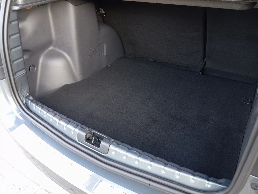 Dacia Duster 1.6 SCe Urban Explorer S&S - 38