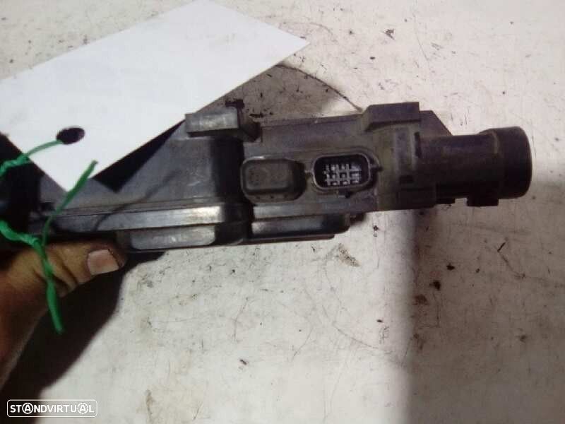 CAIXA RELÉS / FUSÍVEIS RENAULT MEGANE III FASTBACK 2013 -243800011R - 3