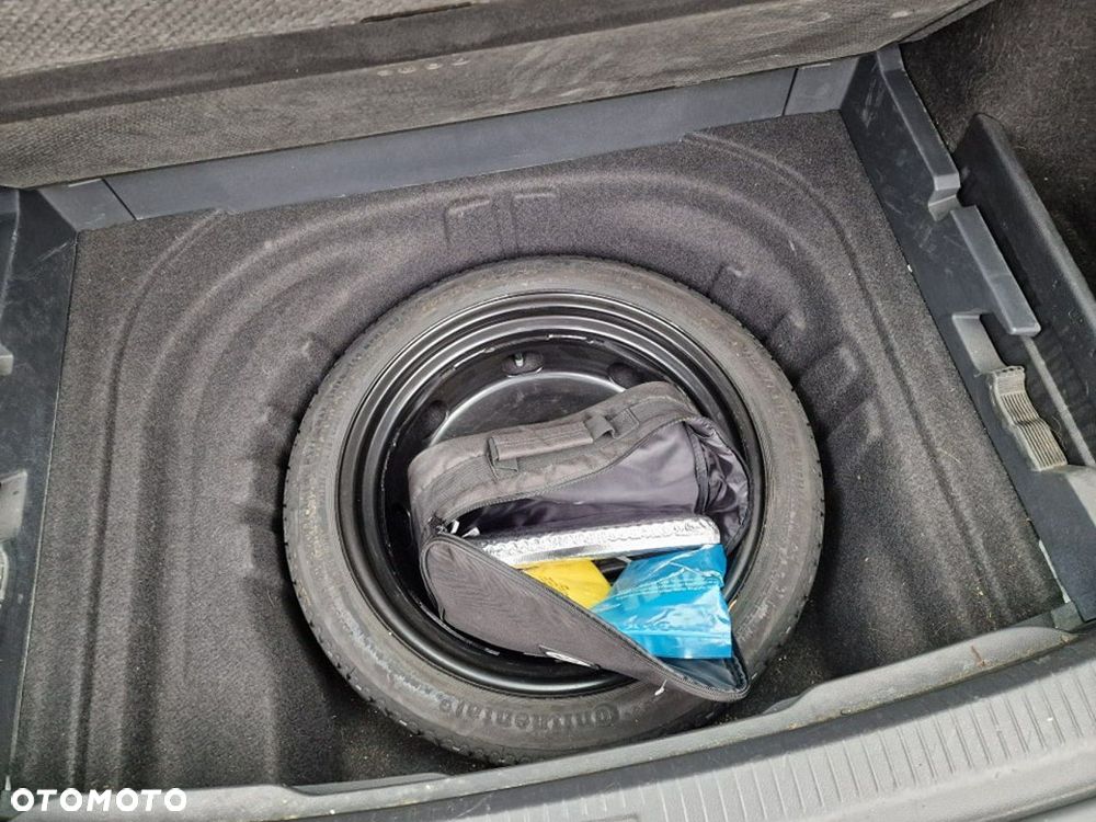 Volkswagen Golf - 36