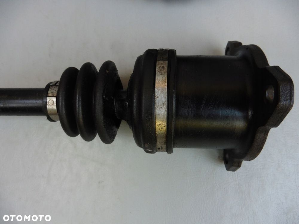 Półoś lewy tył Suzuki Swift MK6 4x4 - 5