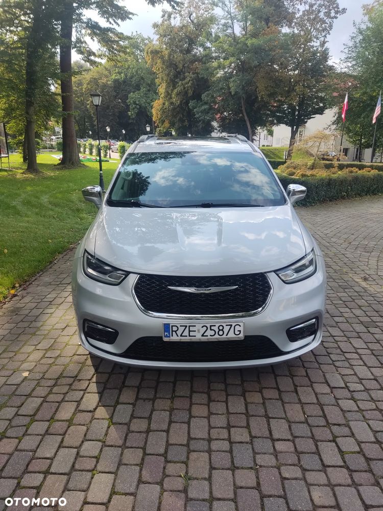 Chrysler Pacifica - 5