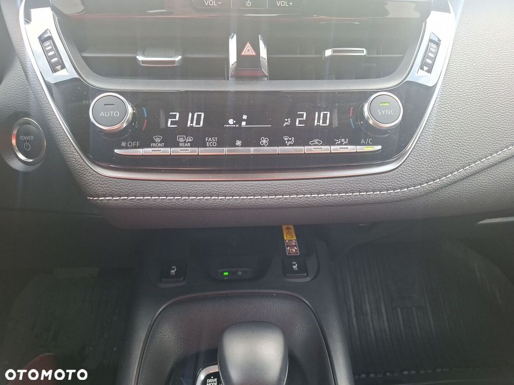 Toyota Corolla 1.8 Hybrid Style - 17