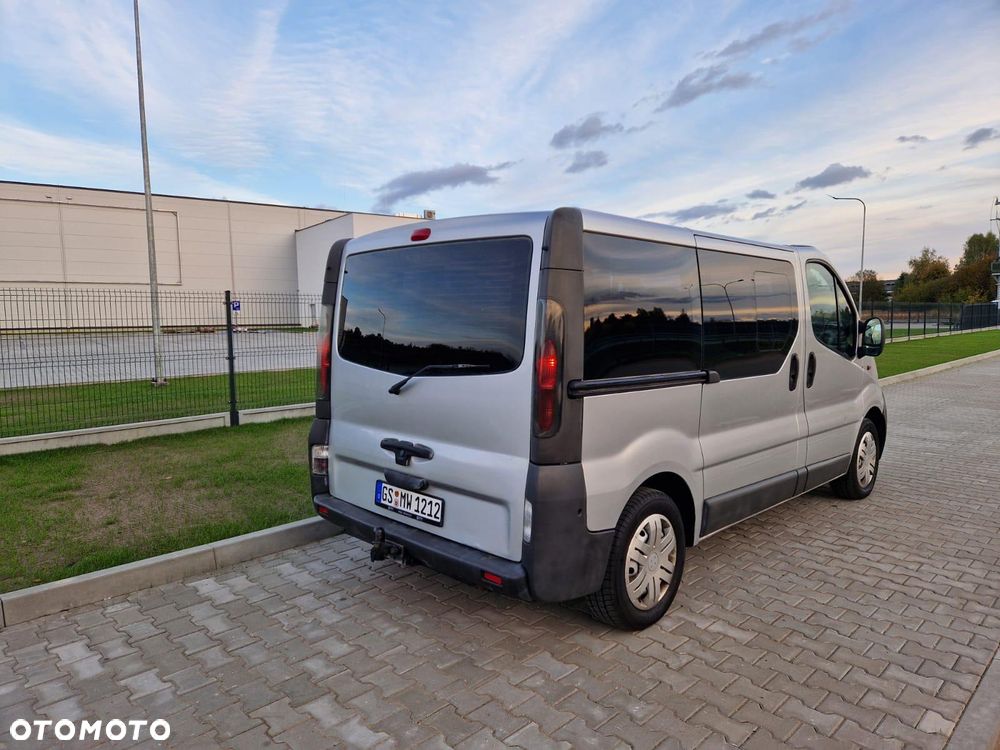 Renault TRAFIC - 4